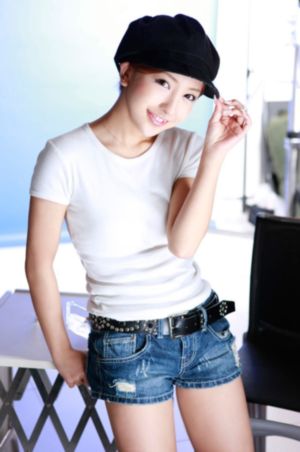 2020天天操_十万网红美女美酱