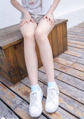 成人手机在线_十万网红美女美酱