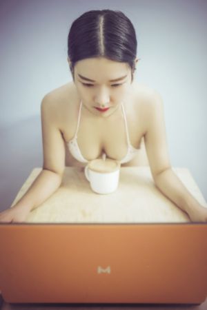 国产亚洲精品综合_BD高清完整版播放