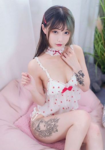 变身成女被弄高潮_BD英语高清视频播放
