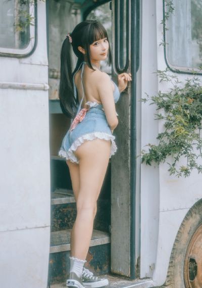 超薄丝袜足一区二区三区_超清电影全集观看