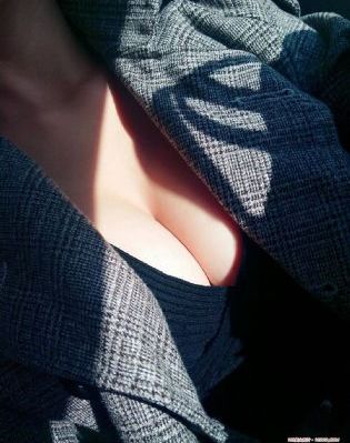 男女亲嘴摸下面视频免费_HD高清视频播放